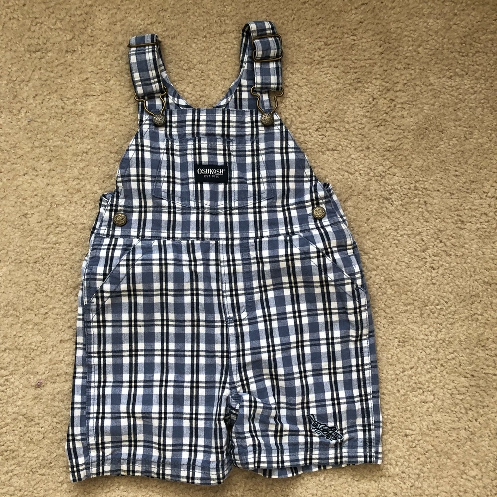 🧸6-9 month Oshkosh overalls